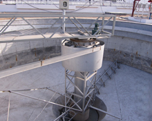 CG垂架式中心傳動刮泥機(jī)